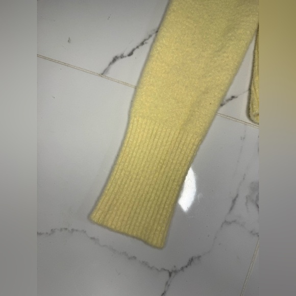 Zara Sweater Size L - Picture 3 of 6